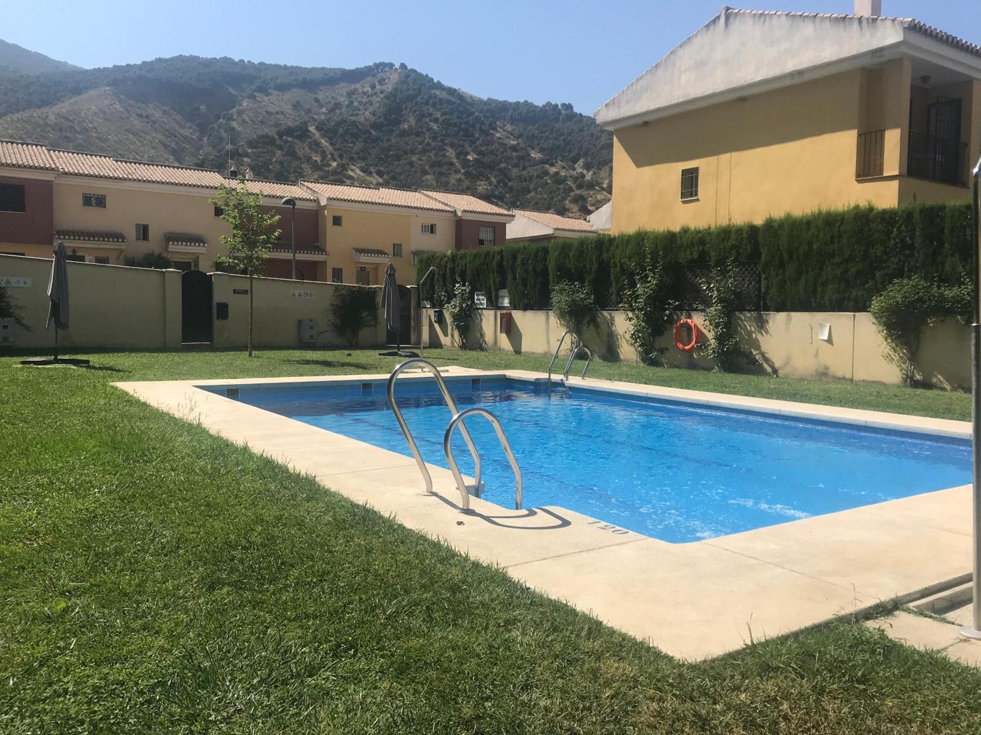 Ruta Del Veleta Apartment *